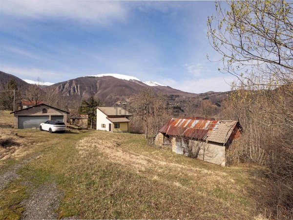 casa indipendente in vendita a Frassinoro in zona Piandelagotti