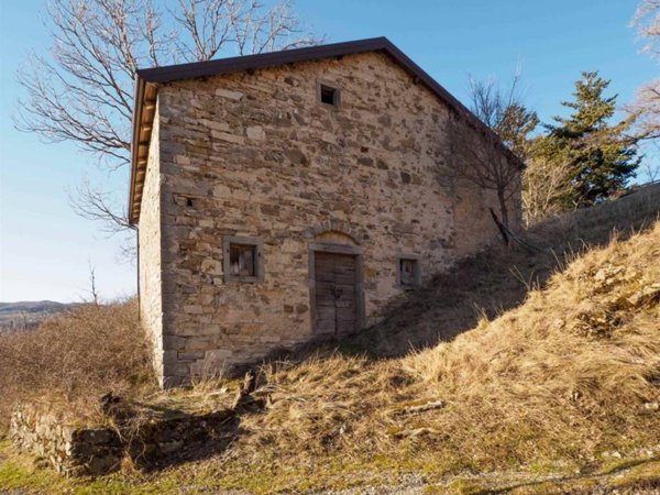 casa indipendente in vendita a Frassinoro in zona Riccovolto