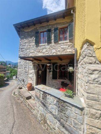 casa indipendente in vendita a Frassinoro in zona Romanoro