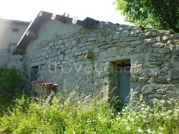 casa indipendente in vendita a Frassinoro in zona Piandelagotti