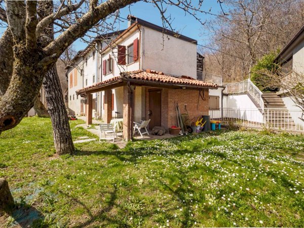 casa indipendente in vendita a Frassinoro