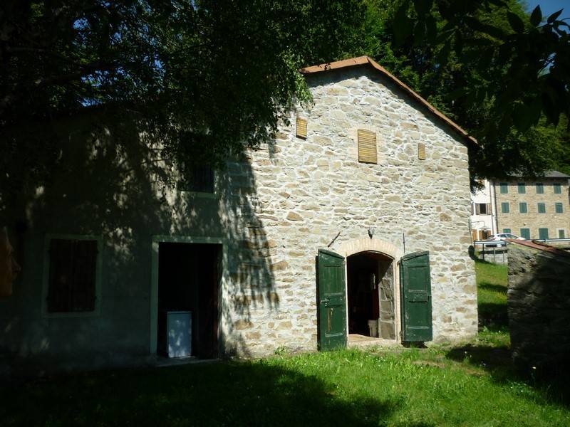 casa indipendente in vendita a Frassinoro in zona Piandelagotti