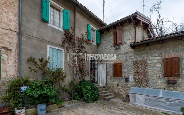 casa indipendente in vendita a Guiglia in zona Castellino