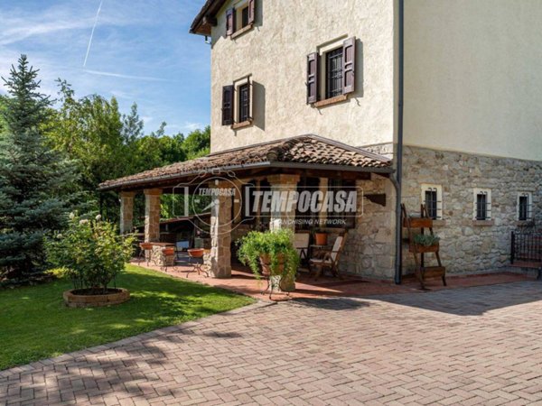 casa indipendente in vendita a Guiglia in zona Gainazzo