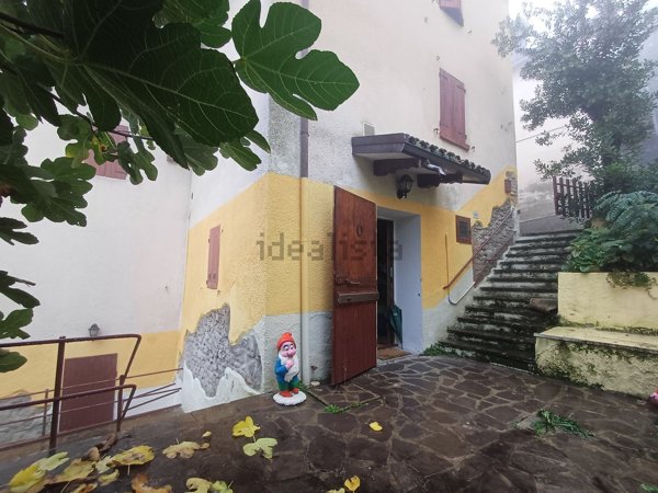 appartamento in vendita a Guiglia in zona Samone