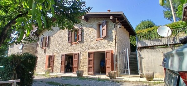 casa indipendente in vendita a Guiglia in zona Samone