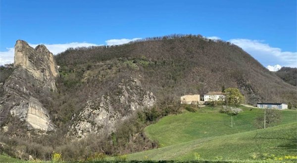 casa indipendente in vendita a Guiglia in zona Castellino