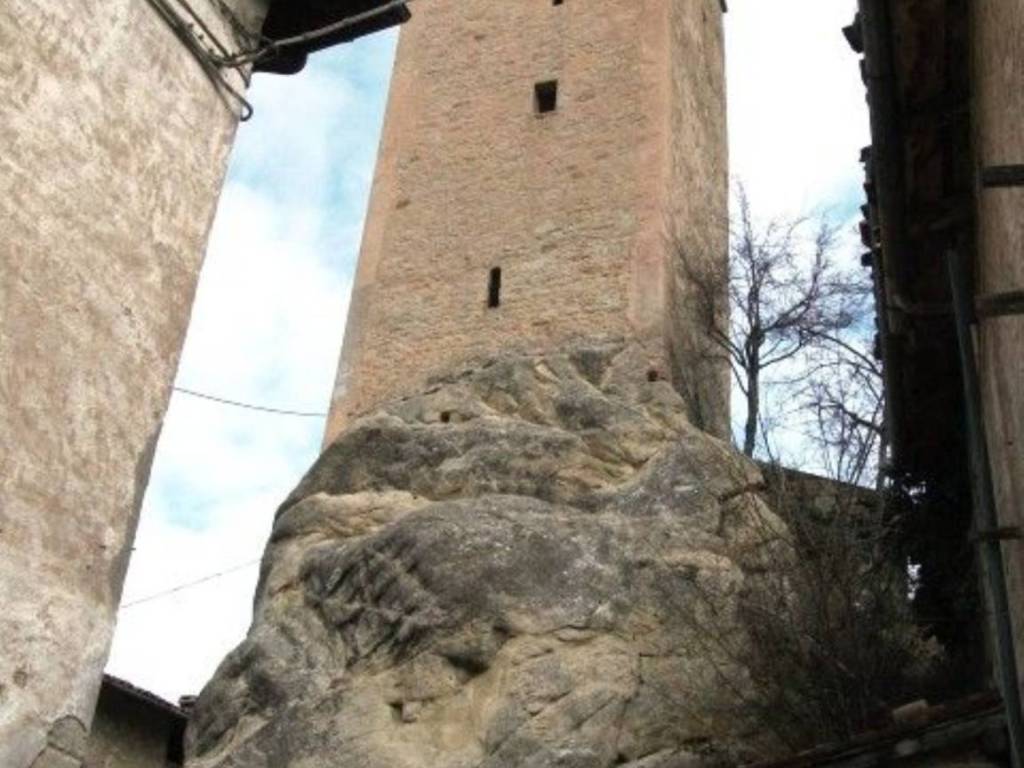 casa indipendente in vendita a Guiglia in zona Castellino