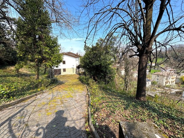 casa indipendente in vendita a Guiglia in zona Castellino