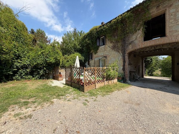 appartamento in vendita a Guiglia in zona Samone