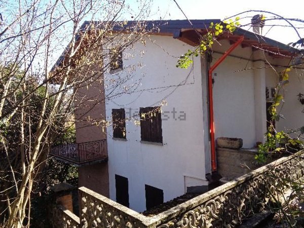 casa indipendente in vendita a Guiglia in zona Rocca Malatina