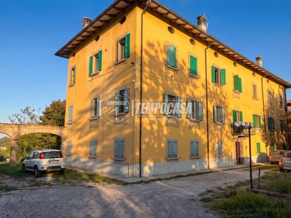 appartamento in vendita a Guiglia in zona Samone