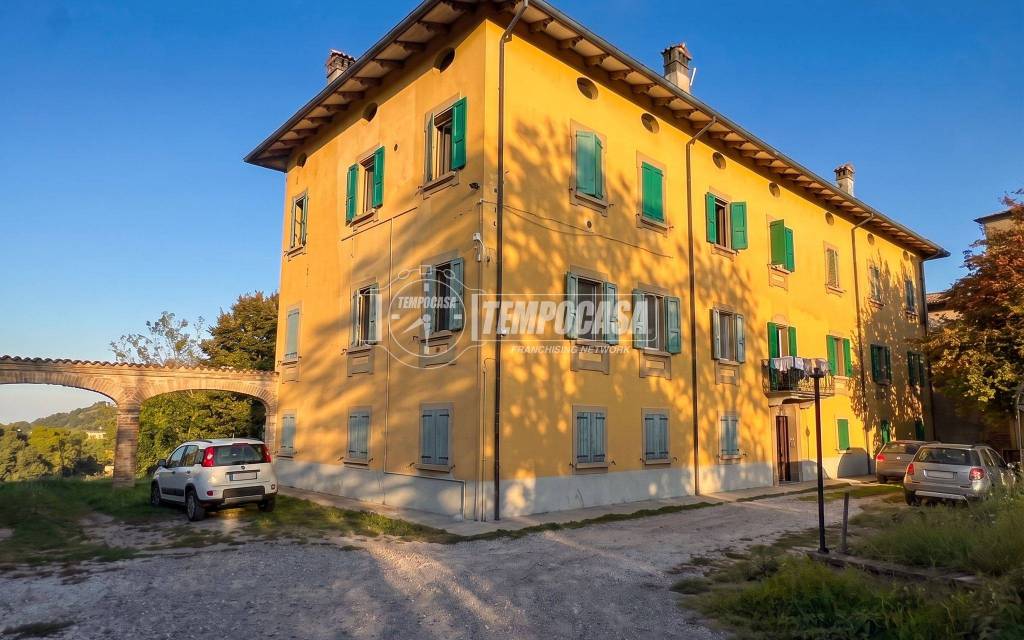 appartamento in vendita a Guiglia in zona Samone