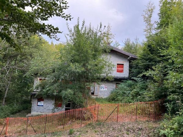 intera palazzina in vendita a Lama Mocogno in zona Piane di Mocogno