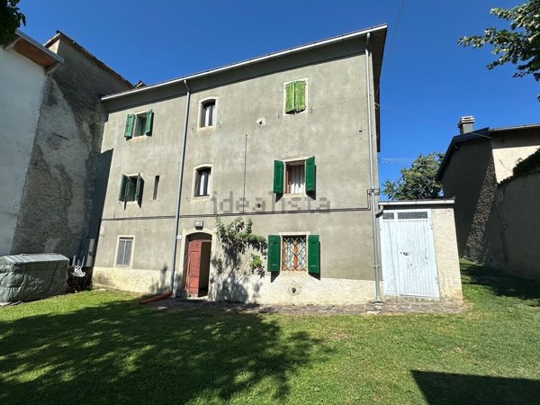 quadrivano in vendita a Lama Mocogno in zona Sassostorno