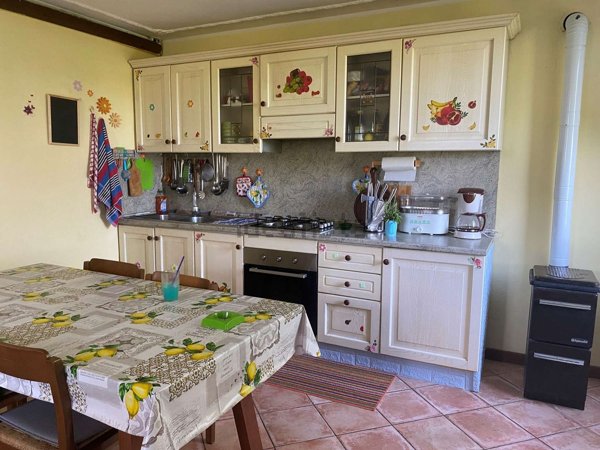 casa semindipendente in vendita a Lama Mocogno in zona Montecenere