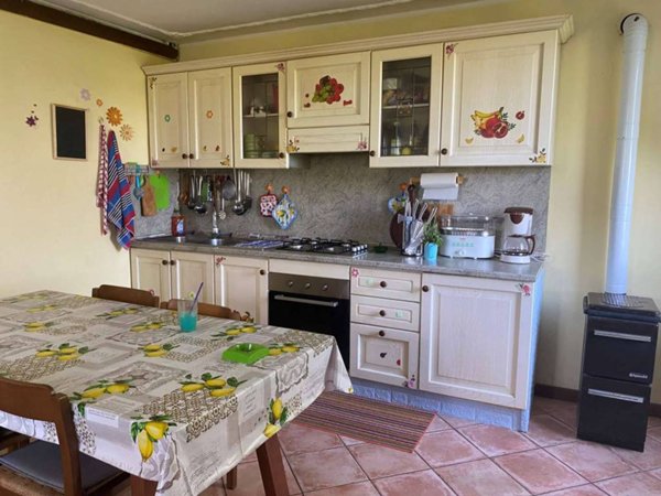casa semindipendente in vendita a Lama Mocogno in zona Montecenere