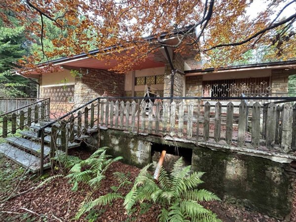 casa indipendente in vendita a Lama Mocogno in zona Mocogno