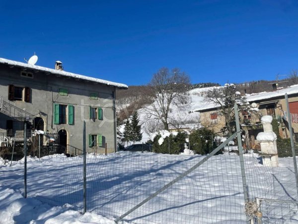 casa indipendente in vendita a Lama Mocogno in zona Sassostorno