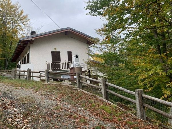 casa indipendente in vendita a Lama Mocogno in zona Piane di Mocogno