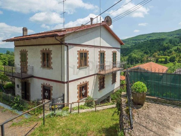 casa indipendente in vendita a Lama Mocogno