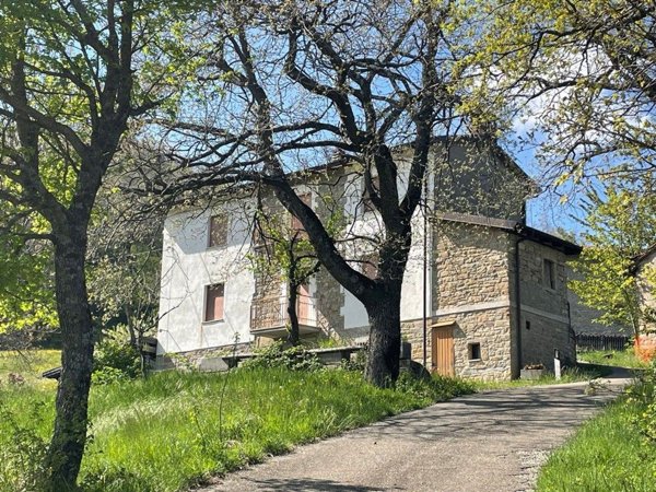 casa indipendente in vendita a Lama Mocogno in zona Mocogno