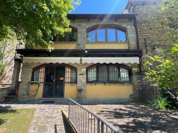 casa indipendente in vendita a Lama Mocogno in zona Mocogno