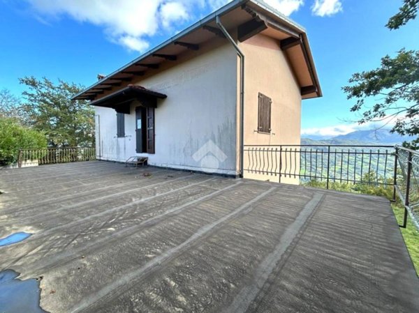 casa indipendente in vendita a Lama Mocogno in zona Mocogno