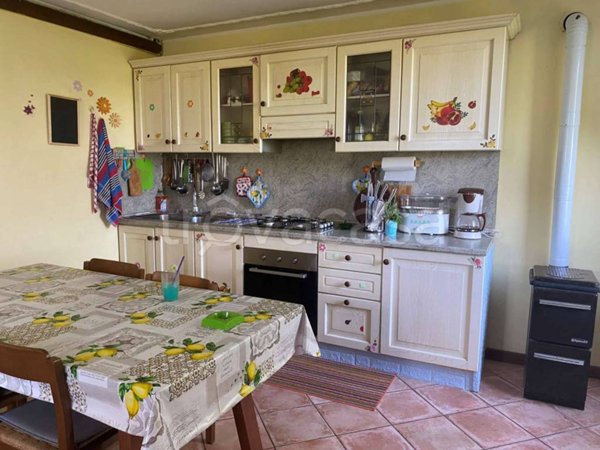 casa indipendente in vendita a Lama Mocogno in zona Montecenere