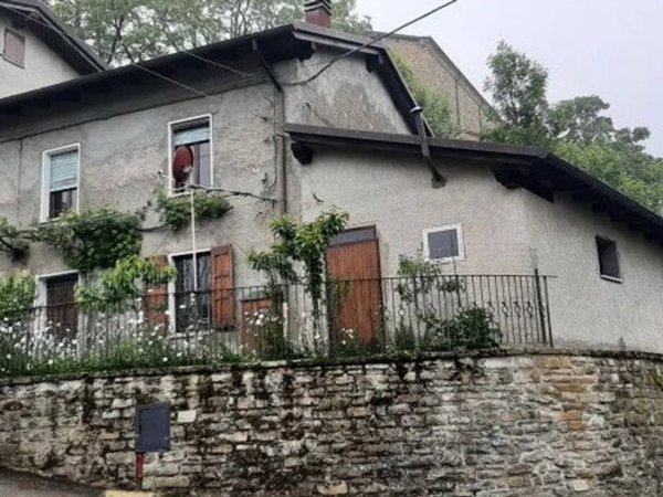 casa indipendente in vendita a Lama Mocogno in zona Mocogno