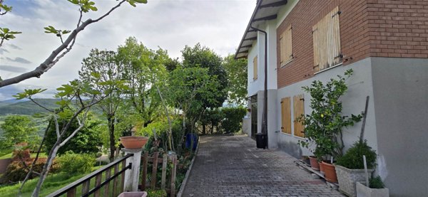casa indipendente in vendita a Lama Mocogno in zona Montecenere
