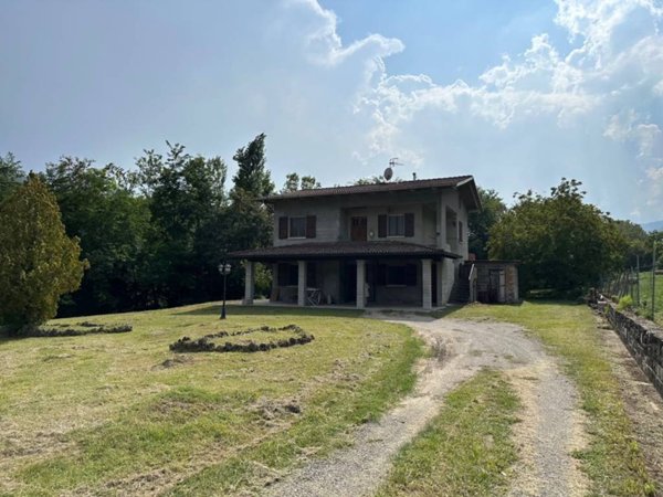 casa indipendente in vendita a Lama Mocogno in zona Vaglio