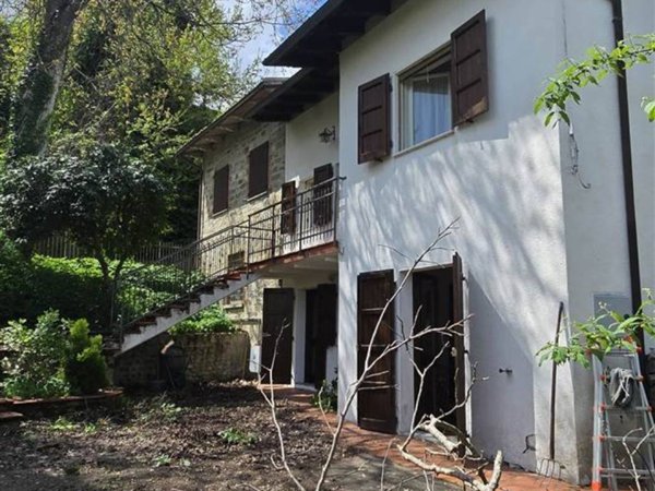 casa indipendente in vendita a Lama Mocogno in zona Montecenere