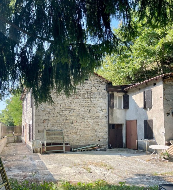 casa indipendente in vendita a Lama Mocogno