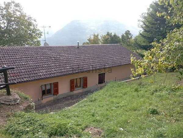 casa indipendente in vendita a Lama Mocogno in zona Sassostorno