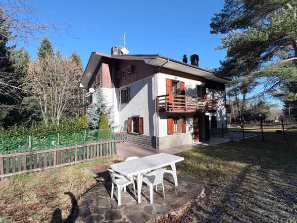 casa indipendente in vendita a Lama Mocogno in zona Piane di Mocogno