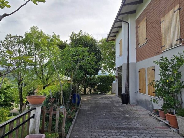 casa indipendente in vendita a Lama Mocogno in zona Montecenere