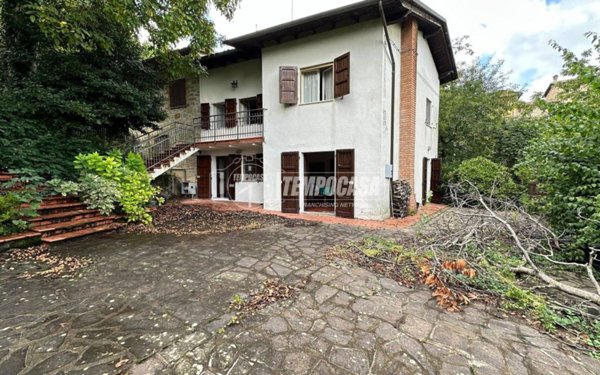 casa indipendente in vendita a Lama Mocogno in zona Montecenere