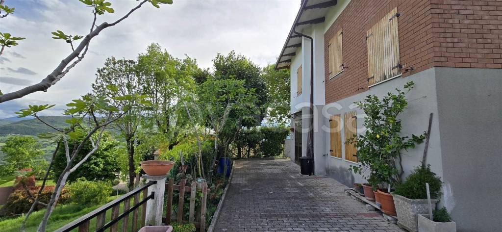 casa indipendente in vendita a Lama Mocogno