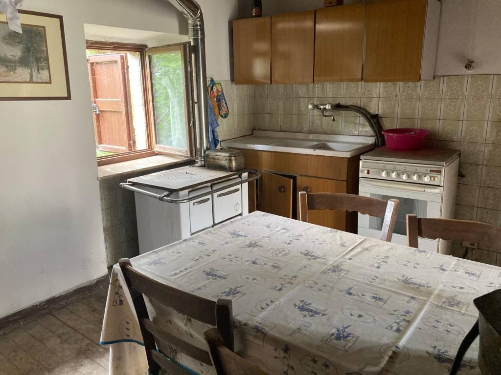 casa indipendente in vendita a Lama Mocogno in zona Vaglio