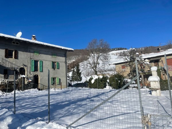 casa indipendente in vendita a Lama Mocogno in zona Sassostorno