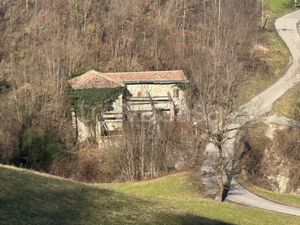 casa indipendente in vendita a Lama Mocogno in zona Mocogno