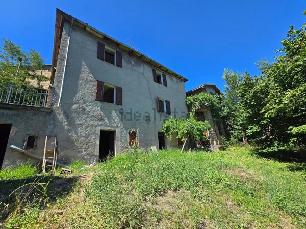 casa indipendente in vendita a Lama Mocogno in zona Mocogno