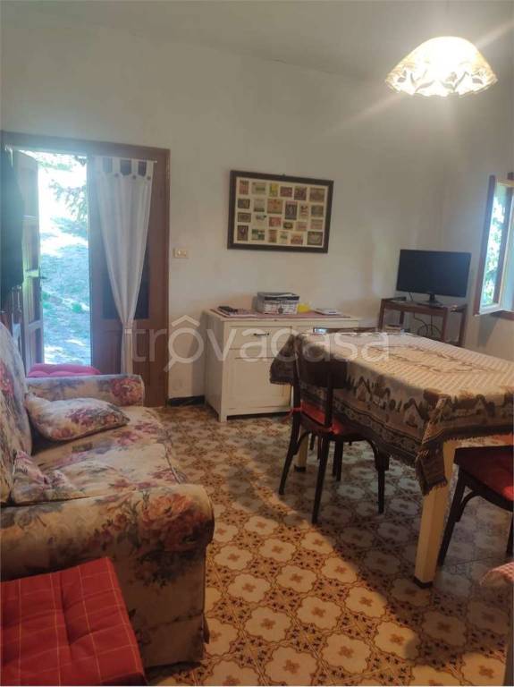 casa indipendente in vendita a Lama Mocogno in zona Sassostorno