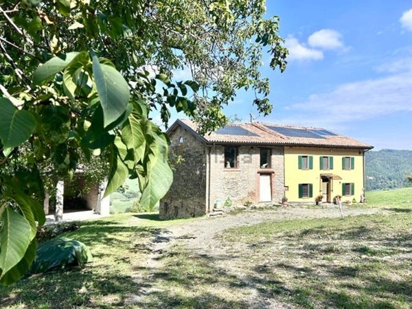 casa indipendente in vendita a Lama Mocogno in zona Cadignano