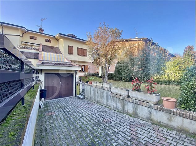 casa indipendente in vendita a Maranello in zona Pozza
