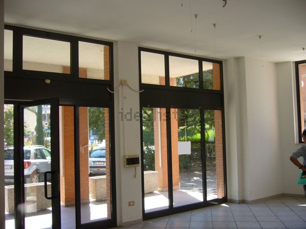 negozio in vendita a Maranello