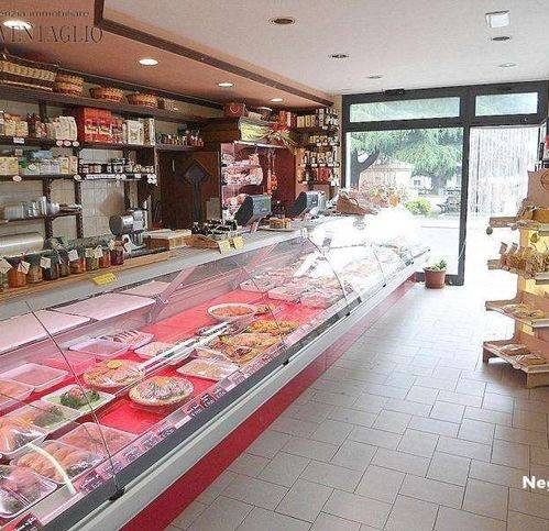negozio in vendita a Maranello