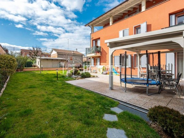 casa indipendente in vendita a Maranello in zona Pozza