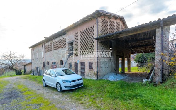 rudere in vendita a Maranello